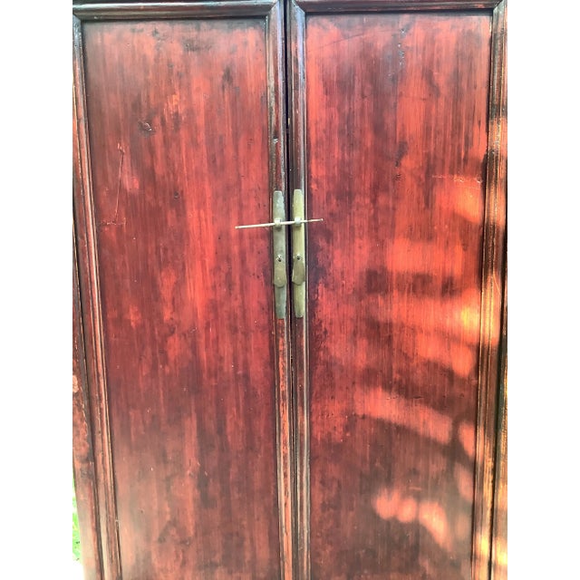 Hollywood Regency Antique Chinese Chinoiserie Red Lacquer Armoire Cabinet For Sale - Image 4 of 13