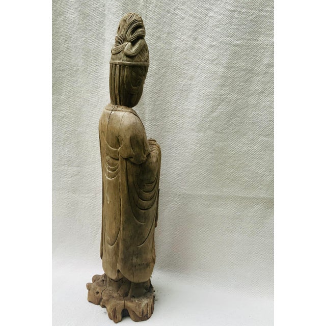 19th Century Chinese Hand-Carved Cypress Guanyin Buddhist Goddess Sculpture For Sale - Image 4 of 15