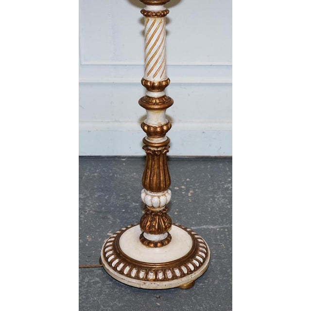 Cream Italian Florentine Style Carved and Hand Painted Floor Lamp For Sale - Image 8 of 11