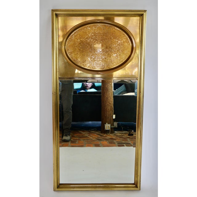 Vintage / Hollywood Regency style Mastercraft decorative wall mirror. Made of Wood and Brass with Floral pattern on top...