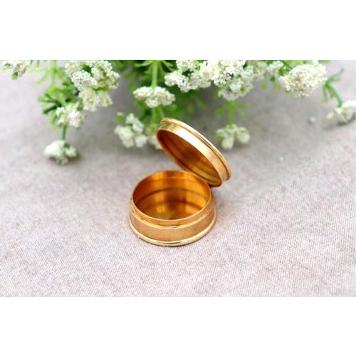Pill Box in 18k Gold For Sale - Image 4 of 7