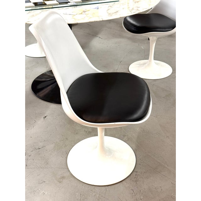 Set of 4 Eero Saarinen for Knoll Tulip Chairs in White & Black Leather For Sale - Image 4 of 18