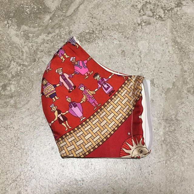 Hermès Hermes Vintage Handmade Donner La Main Silk Scarf Masque For Sale - Image 4 of 8