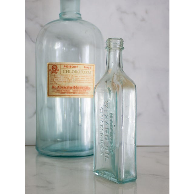 Pair of American Antique Aqua Apothecary Bottles From Chicago and Lexington For Sale - Image 9 of 18