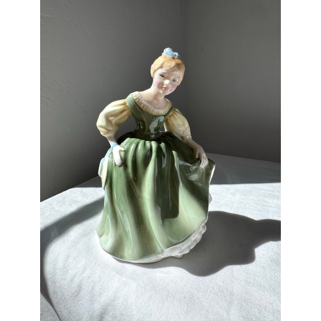 Avocado Mid 20th Century Royal Doulton Figurine ~ “Fair Maiden” ~ Hn 2211 For Sale - Image 8 of 12