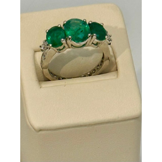 4.5 Ct Emerald Three-Stone Ring Past Present Future Diamond Band Platinum For Sale - Image 14 of 18