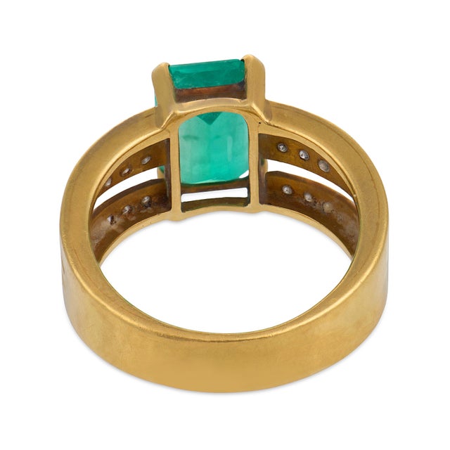 Mid 20th Century Vintage Gia 2.15 Carat Colombian Emerald Diamond 18k Yellow Gold Ring, Size 6.5 For Sale - Image 5 of 5