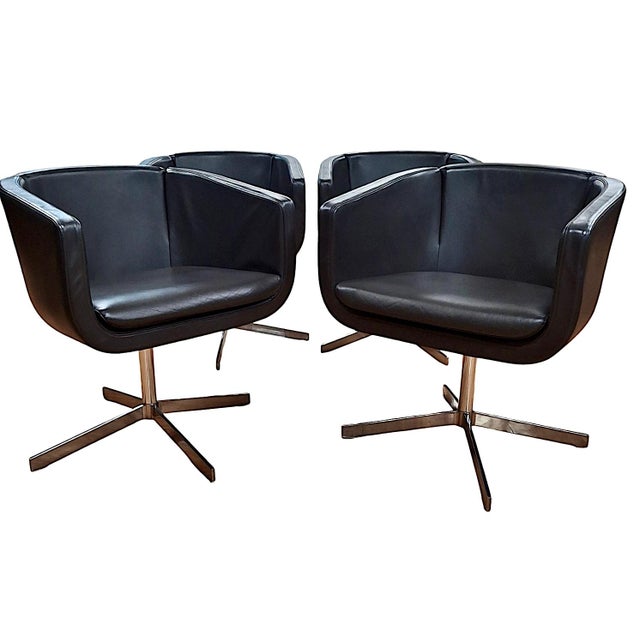 Modern Set of Four B & B Italia 21st-Century “Tulip Sixty” Swivel Armchairs in Leather and Chrome For Sale - Image 3 of 17