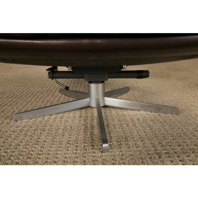 De Sede Ds-31 Swivel Chair in Hand-Stitched Dark Brown Leather Switzerland 1970s For Sale - Image 15 of 16