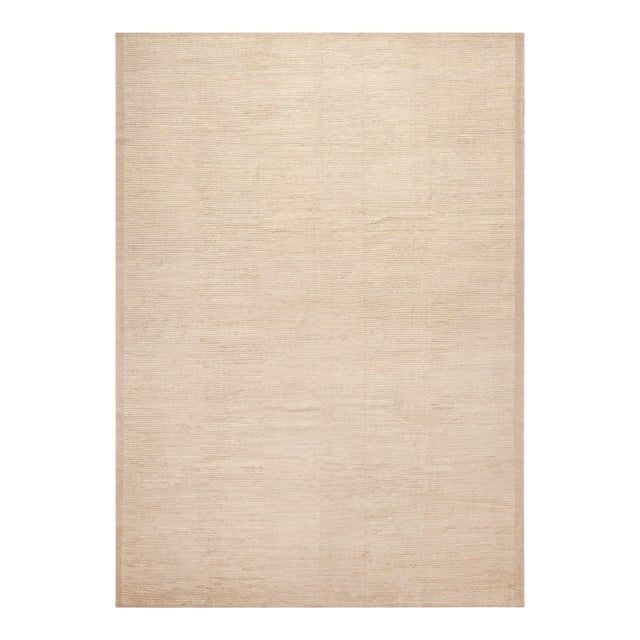 Nazmiyal Collection Contemporary Minimalistic Neutral Rug For Sale