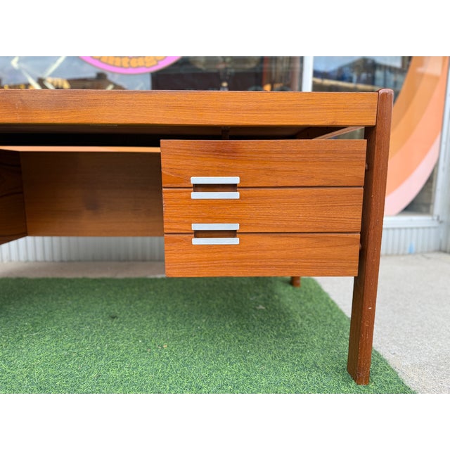Dyrlund Danish Mid-Century Modern "Floating" Executive Desk in Teak by Dyrlund, Denmark, C. 1960s For Sale - Image 4 of 16