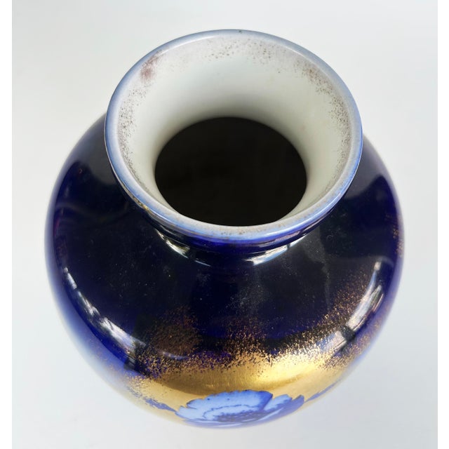 1900 - 1909 1900s English Royal Staffordshire Flow-Blue Ironstone Vase "Irene" Pattern For Sale - Image 5 of 7