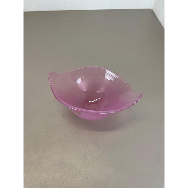 Large Italian Shell Bowl in Pink Opaline Murano Glass, 1970s For Sale - Image 4 of 18