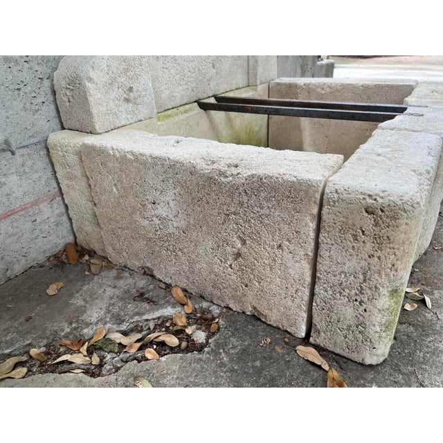 Mians, Small Arched Limestone Wall Fountain From Provence, France For Sale In Dallas - Image 6 of 13