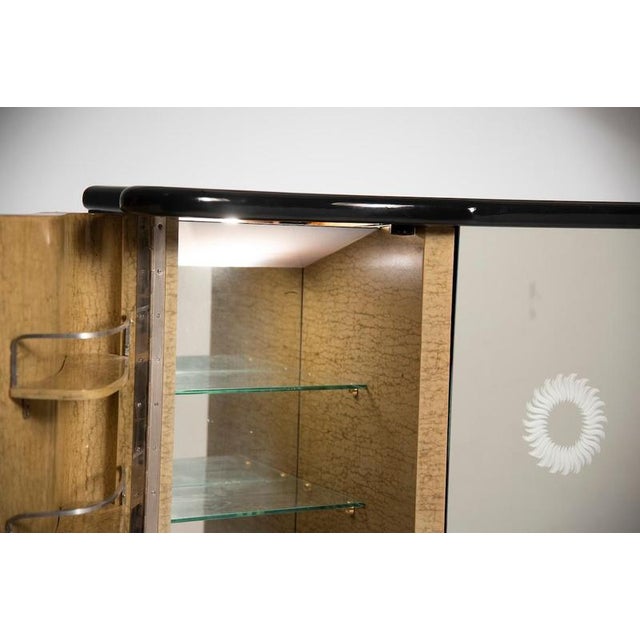 Art Deco Italian Bar Cabinet in Walnut and Burl, 1940 For Sale - Image 4 of 17