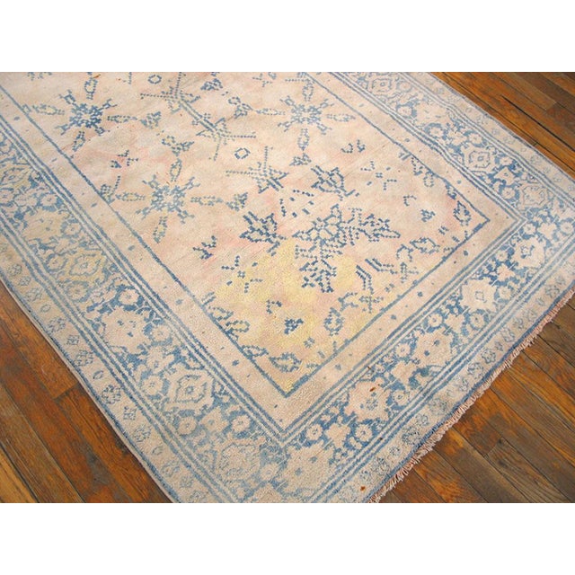 Early 20th Century 1920s White Blue Medallion Antique Indian Cotton Agra Carpet 4' X 5'7" Knotted Rug For Sale - Image 5 of 6