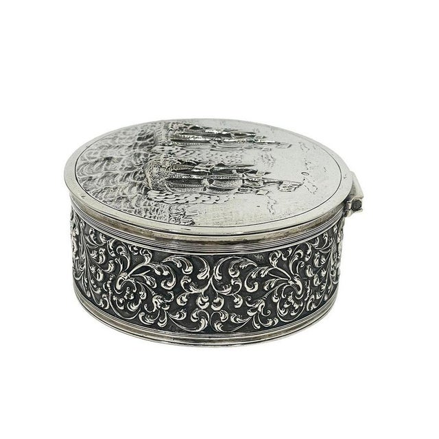 Dutch Silver Decorative Box with Scene of 17th-Century Dutch Flagships, 1926 For Sale - Image 6 of 15