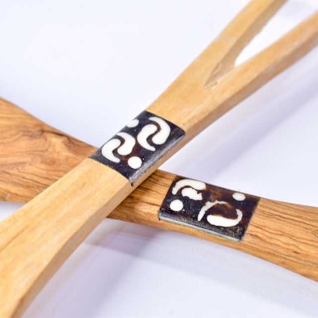 African Early 20th Century Maasai Olivewood Serving Spoon Set with Bone Inlay Kenya For Sale - Image 3 of 12