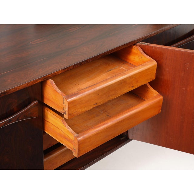 Modern Brazilian Modern Rosewood Credenza With Bow Design by Novo Rumo, Brazil, 1960s For Sale - Image 3 of 17