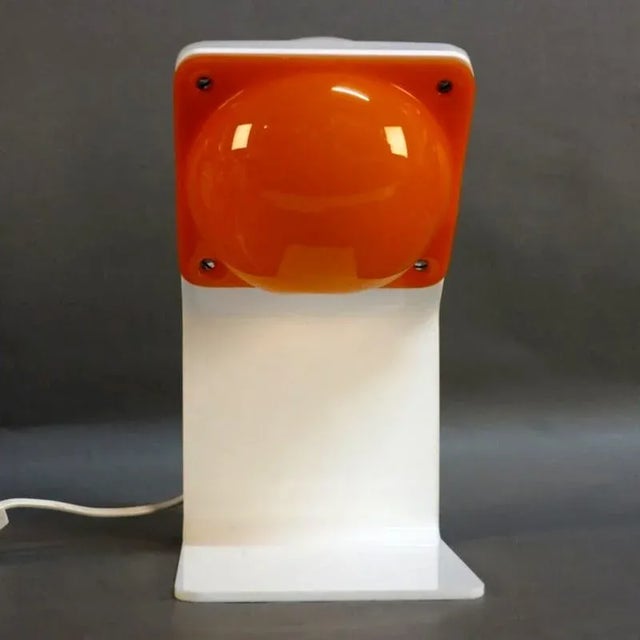 Mid-Century Modern Orange Table Lamp from Guzzini, 1970s For Sale - Image 3 of 10