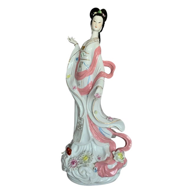 Late 20th Century ASian Porcelain Vase and Deity Sculpture - A Set For Sale - Image 5 of 18