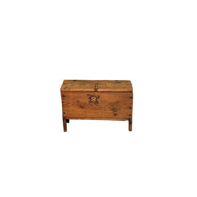 A rare small Swiss pine chest dating back to the 17th century, with a date engraved on the lid. A piece of great...