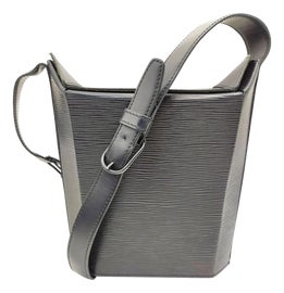 Example of Shoulder Bags