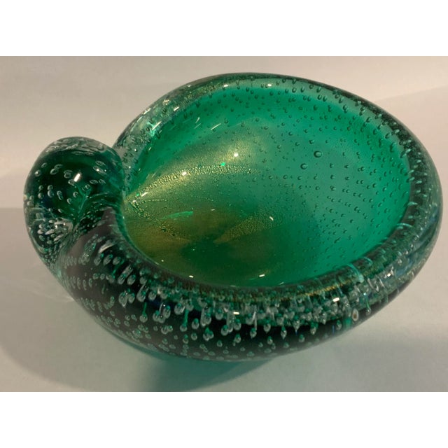 Mid 20th Century Murano Emerald Green and Gold Controlled Bubble Bowl For Sale - Image 5 of 10