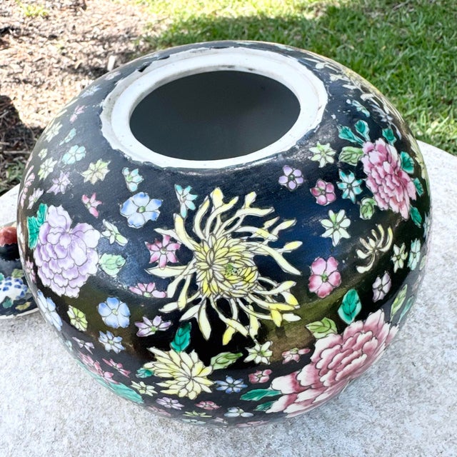 Vintage Chinese Hand Painted Porcelain Ginger Jar For Sale In West Palm - Image 6 of 7