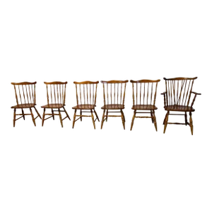 Mid 20th Century Set of Six Vintage Colonial Style Windsor Dining Chairs