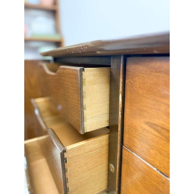 Rare United Furniture MCM Long Dresser Intricate Wood Pulls Vintage Lowboy For Sale - Image 12 of 17