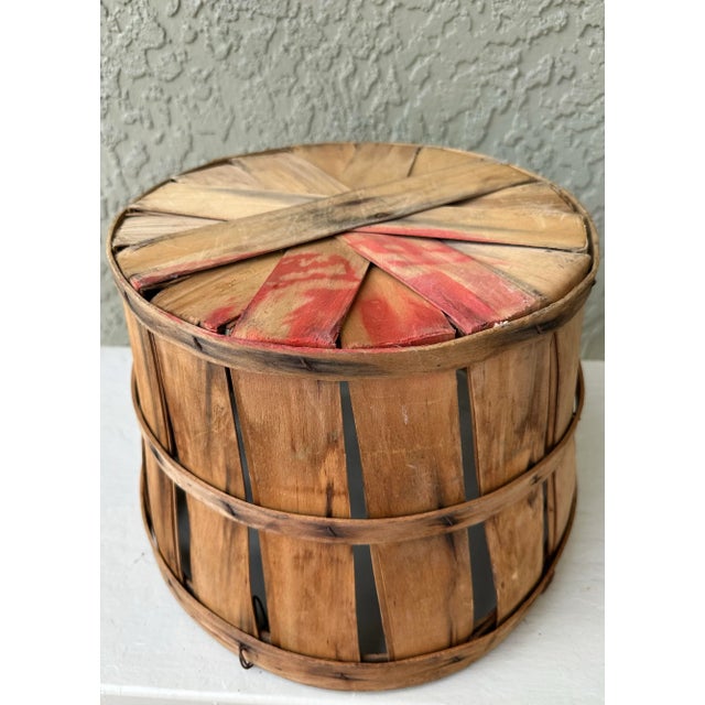 Vintage Early-Mid 1900s Rustic Farmhouse Harvest Wooden Produce Bushel Basket For Sale - Image 10 of 12