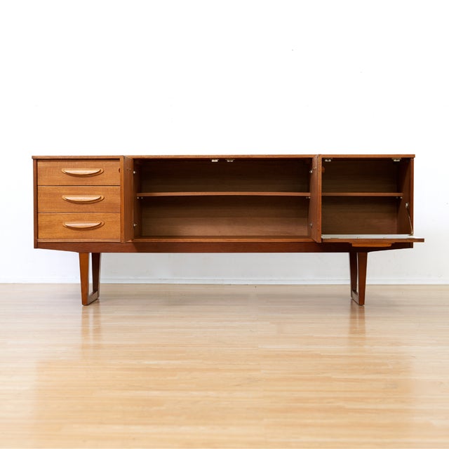 Mid Century Teak Credenza by Stonehill Furniture For Sale In Los Angeles - Image 6 of 9