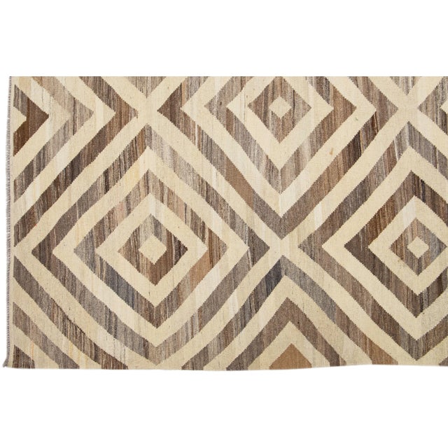 Modern Geometric Kilim Handmade Wool Rug in Beige & Brown For Sale In New York - Image 6 of 7