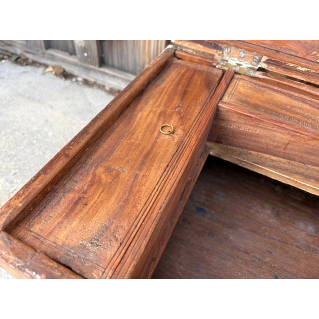 Chest in Wood and Brass For Sale - Image 13 of 18