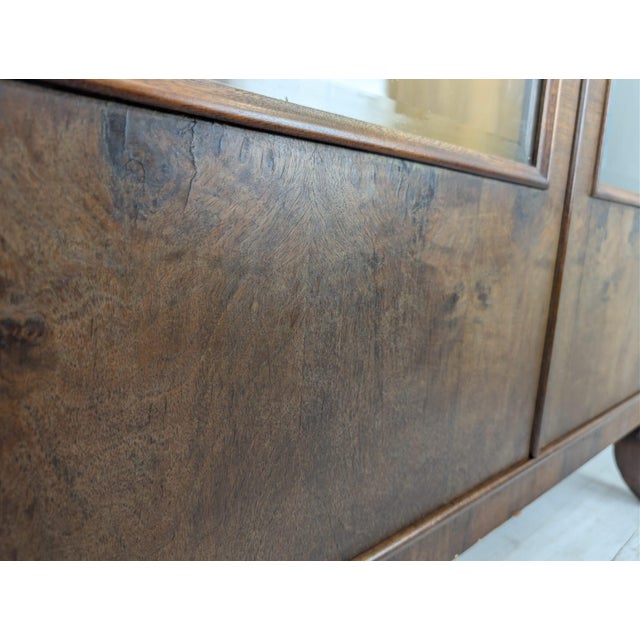 Art Deco Display Cabinet in Walnut For Sale - Image 17 of 18