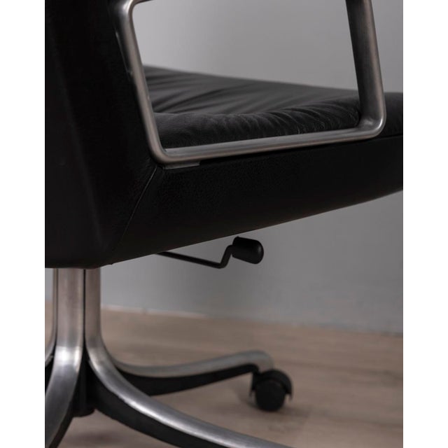 Vintage P128 Office Chair by Osvaldo Borsani for Tecno, 1970s For Sale - Image 9 of 12