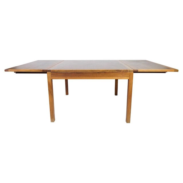 This coffee table in mahogany / walnut is model 5362, designed by the famous danish furniture designer børge mogensen and...