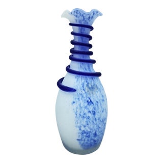 Vintage Handcrafted White and Blue Swirl Bud Art Glass Vase For Sale