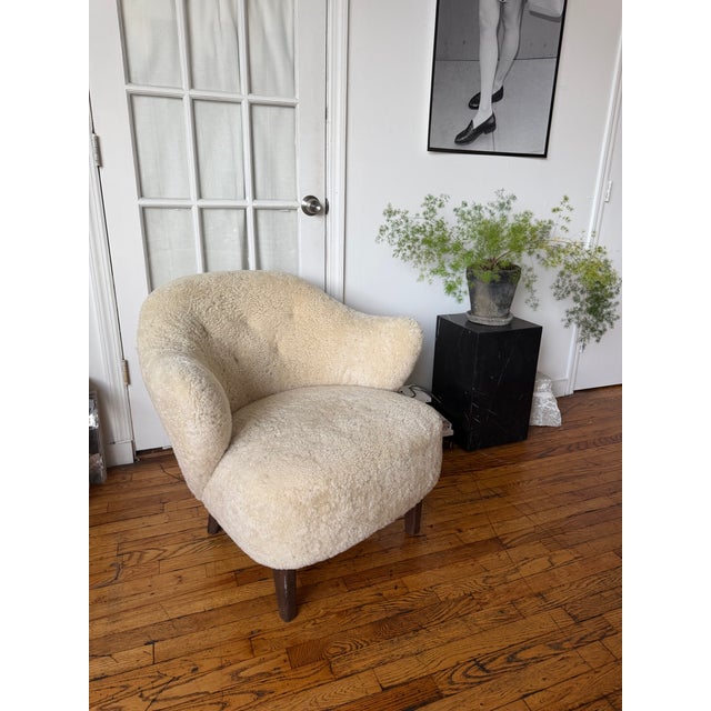 Flemming Lassen Ingeborg Lounge Chair in Skandilock Sheepskin by Flemming Lassen for Audo Copenhagen For Sale - Image 4 of 7