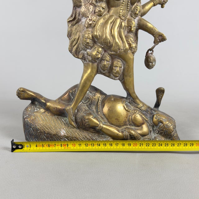 Artigianale, Antica Scultura In Bronzo Divinità Indù Kali Su Shiva Esposizione XX Sec., Bronze For Sale - Image 11 of 14