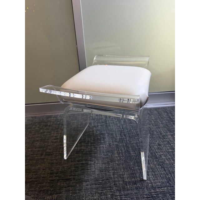 Vintage - Mid Century Modern 70’s Lucite Vanity Swivel Stool with original sticker AKKO Acrylic - Classic Elegance White...