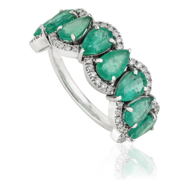 Modern 2.91ct Pear Cut Emerald & Diamond 14k Gold Half Eternity Band Ring Size 5.5 For Sale
