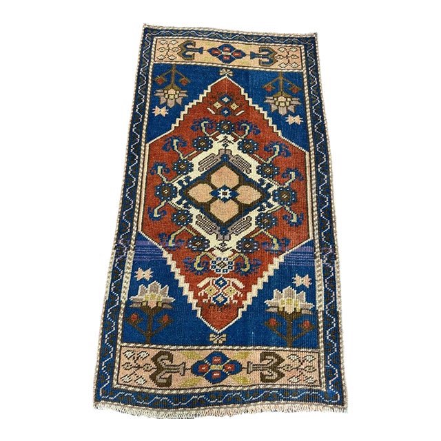 Turkish Yastik Rug 1'9" x 3'4" For Sale