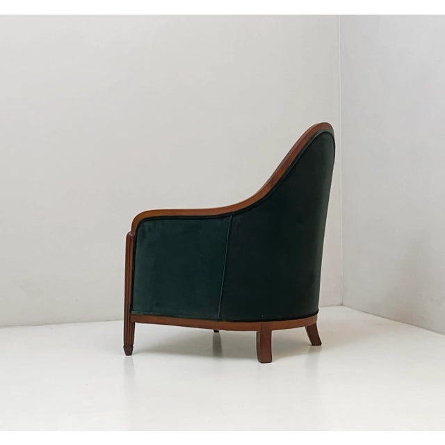 Art Deco Armchair, 1930s, in Very Good conditions. Designed 1920 to 1949