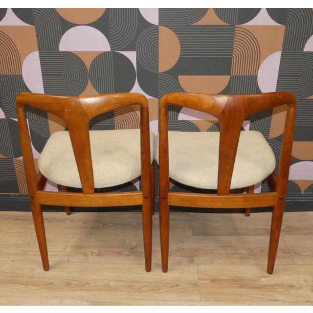 Mid-Century Modern Danish Teak Off-White Juliane Dining Chair by Johannes Andersen for Uldum Møbelfabrik, 1970s For Sale - Image 3 of 11