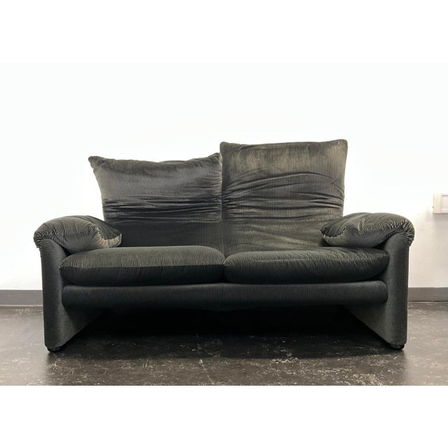 Mid-Century Modern Vintage Grey Velvet Maralunga Sofa with Armchair by Vico Magistretti for Cassina, 1970s, Set of 2 For Sale - Image 3 of 18