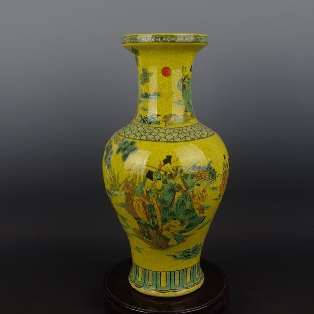 Early 20th Century Chinese Ceramic Qing Dynasty Qianlong Marked Yellow Ground Crackle Glaze Porcelain Vase Hand Painted Figures Pattern For Sale - Image 5 of 6