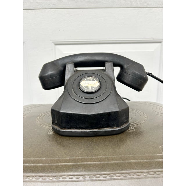 This vintage machine age automatic Electric monophone is a great find for collectors and designers alike. Nice matte black...