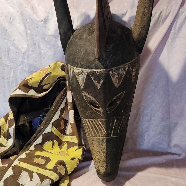 Mid 20th Century Mid-20th Century Hand-Carved Bamana Hyena Mask From Mali For Sale - Image 5 of 11